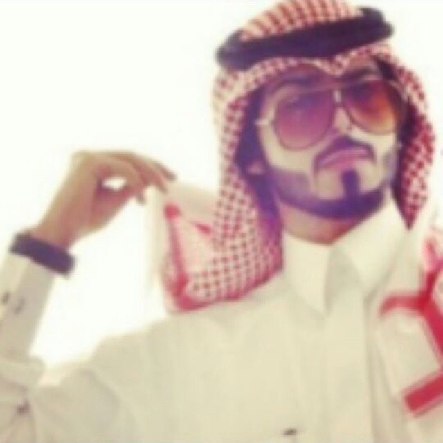 شباب سعوديين كشخه بالشماغ