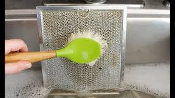 سماكة مركب انفجار  تنظيف شفاط المطبخ , وصفة سهلة لتنظيف الشفاط - دلع ورد