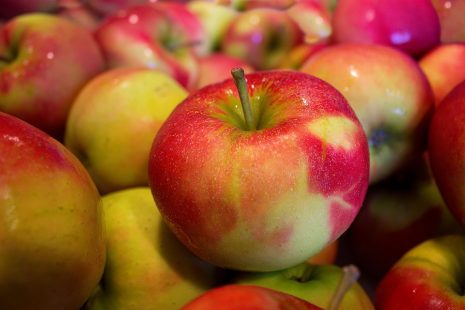 16129 التفاح فى المنام - تفسير رؤية التفاح في المنام طماعه حيان